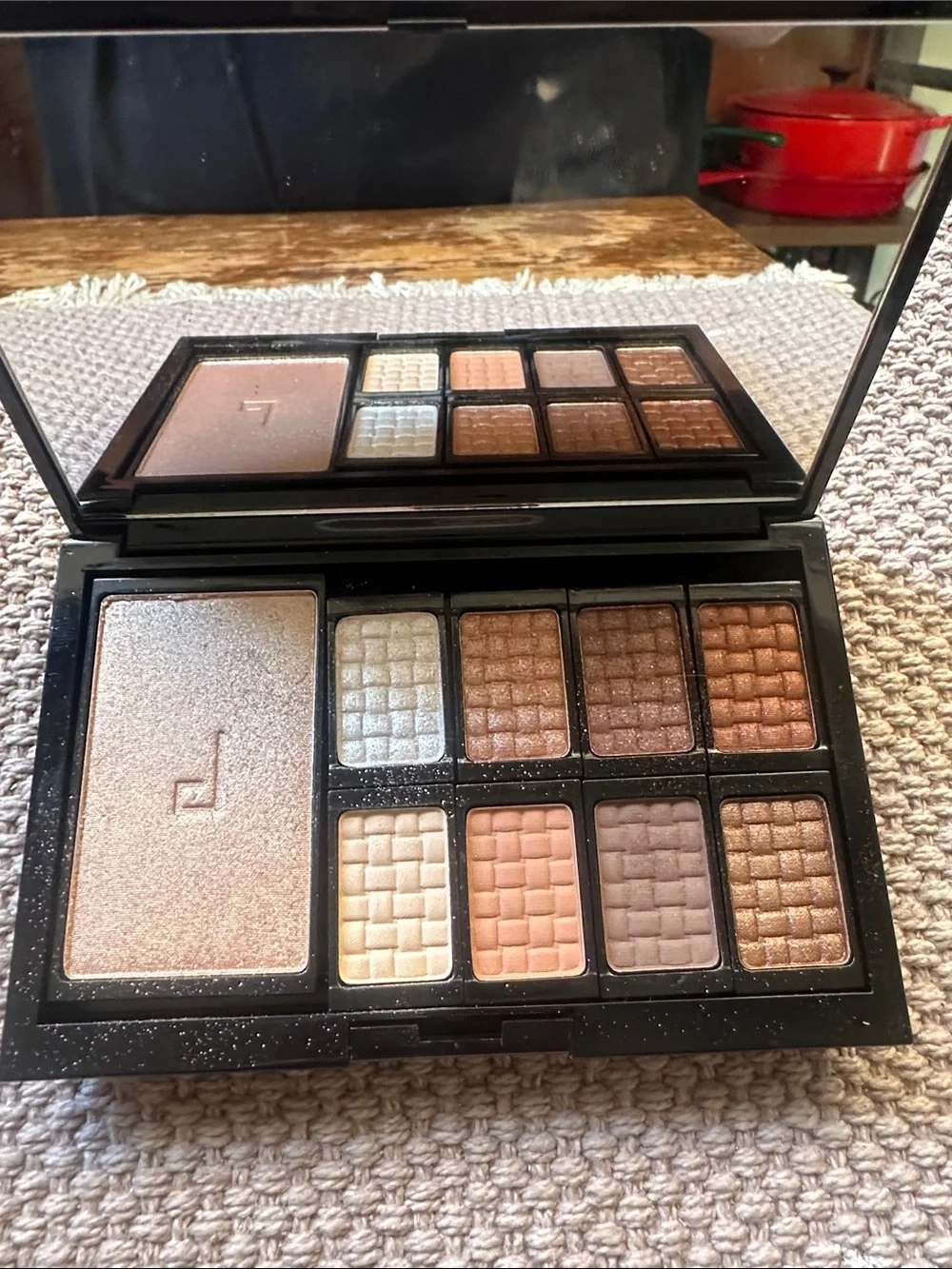 Doucce Warm Shimmer & Matte Eye Palette — Champagne, Bronze & Taupe